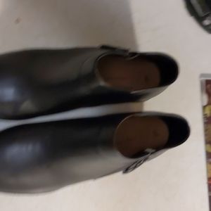 Women's Black Leather Time and True Booties